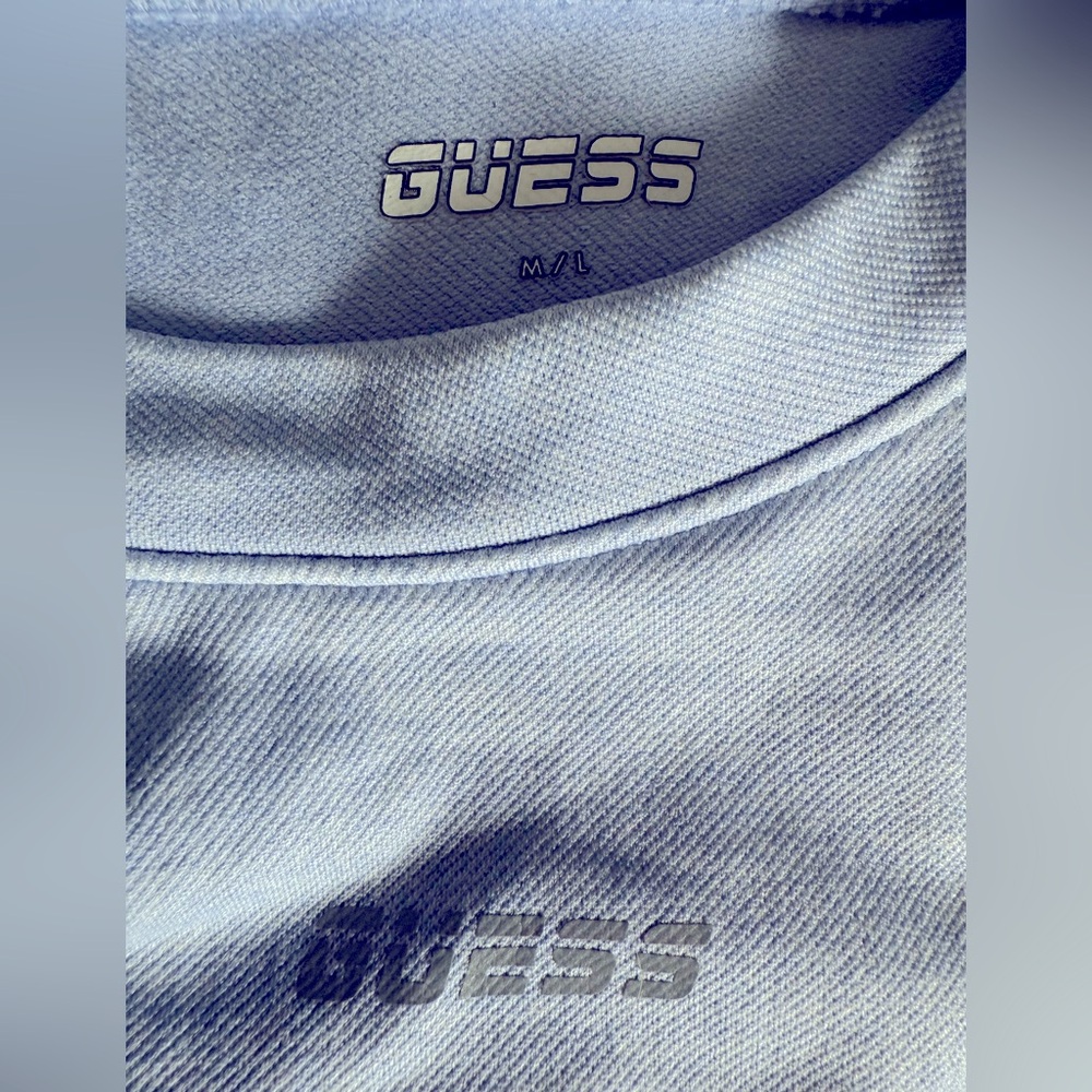 GUESS 2 Piece Workout Set - Picture 4 of 12